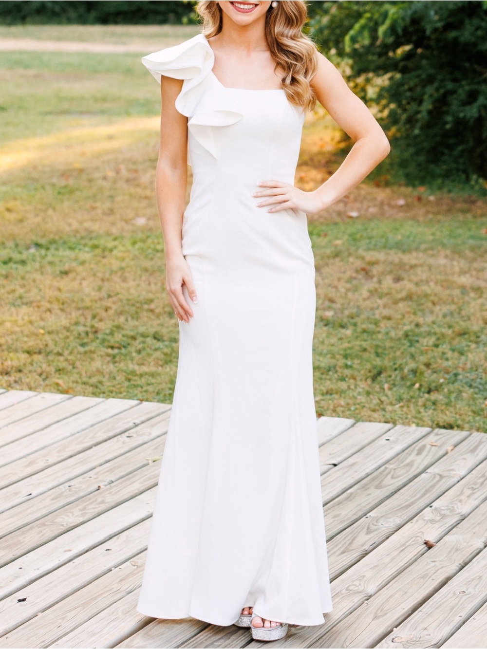 STUNNING Mac Duggal Elegant One-Shoulder White Evening Gown Size 0
